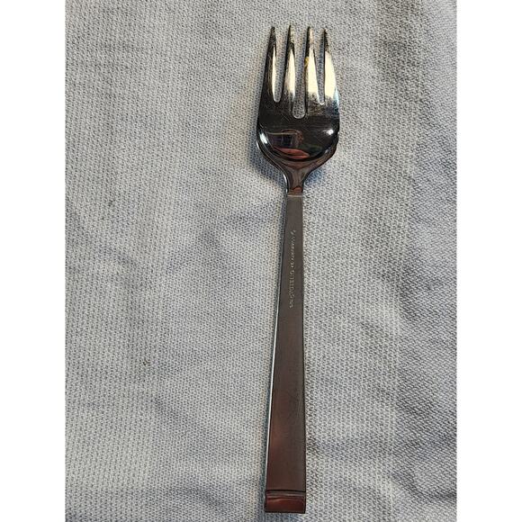 Community by Oneida (small fork) "Frost" - Picture 2 of 4